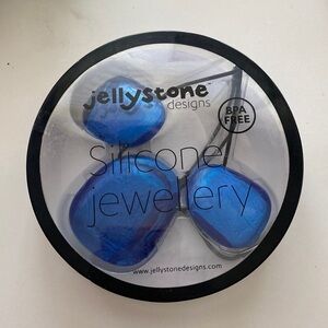Jellystone Designs BPA Free Silicone Blue Chew Teething  Nursing Necklace NEW
